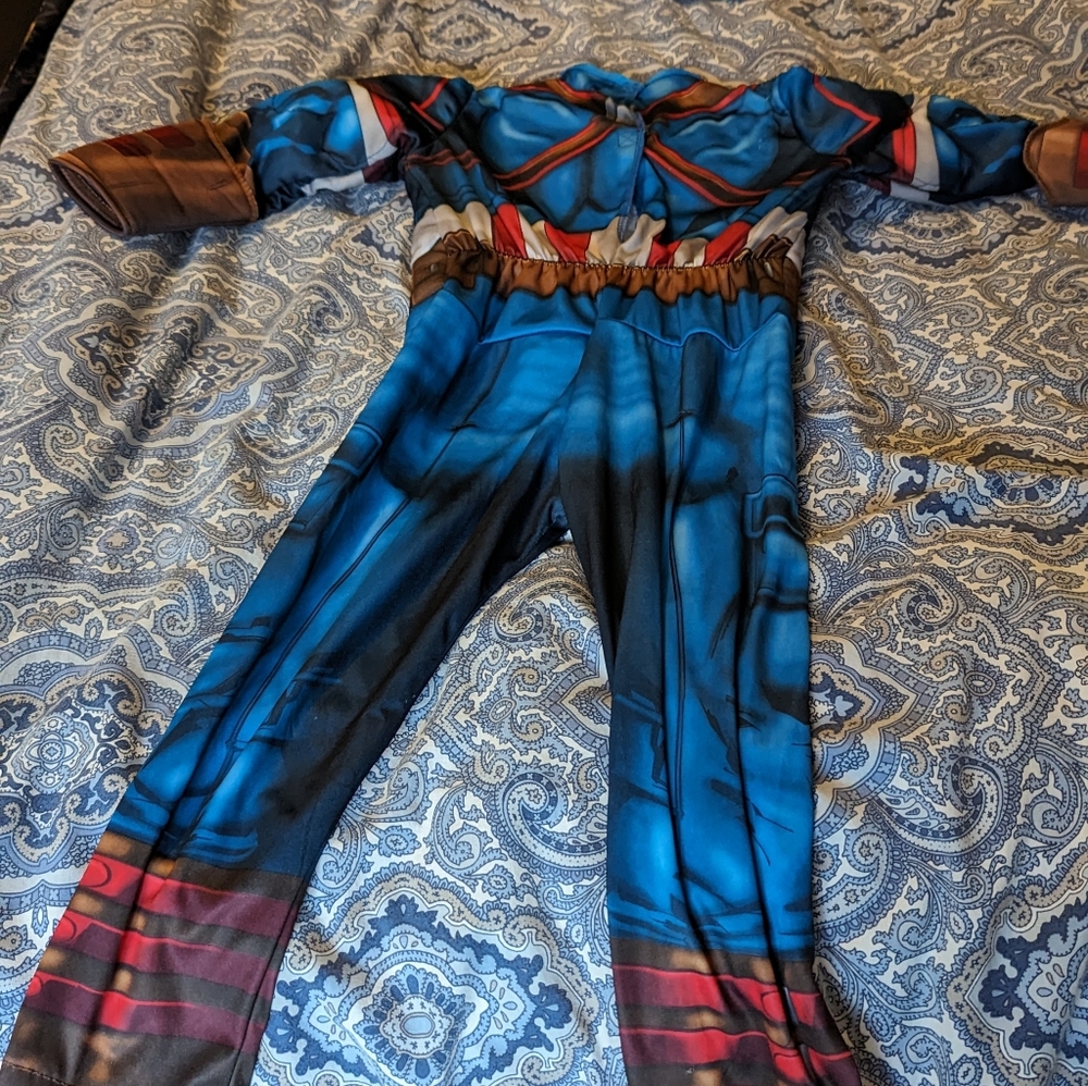 3T-4T Captain America costume with shield